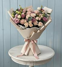 Букет цветов из:  Розы и Лизиантусы в Левашах