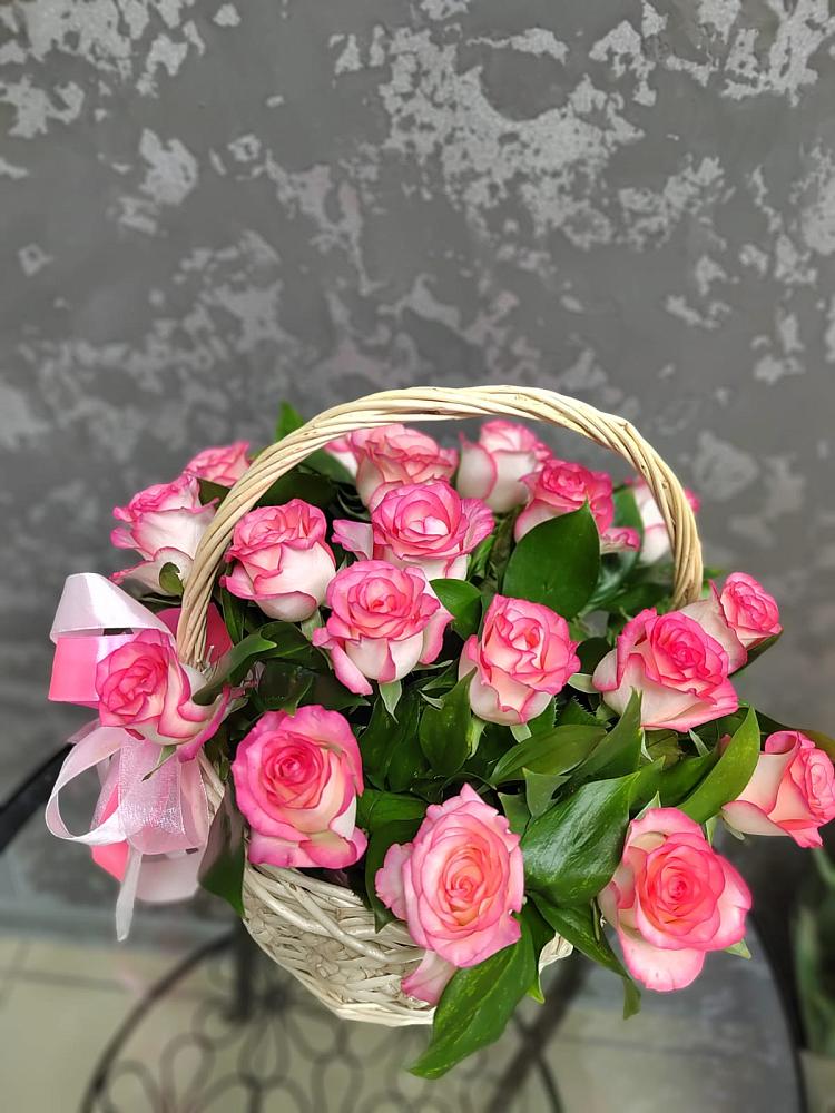 Цветочная композиция из Розы в корзине в Левашах