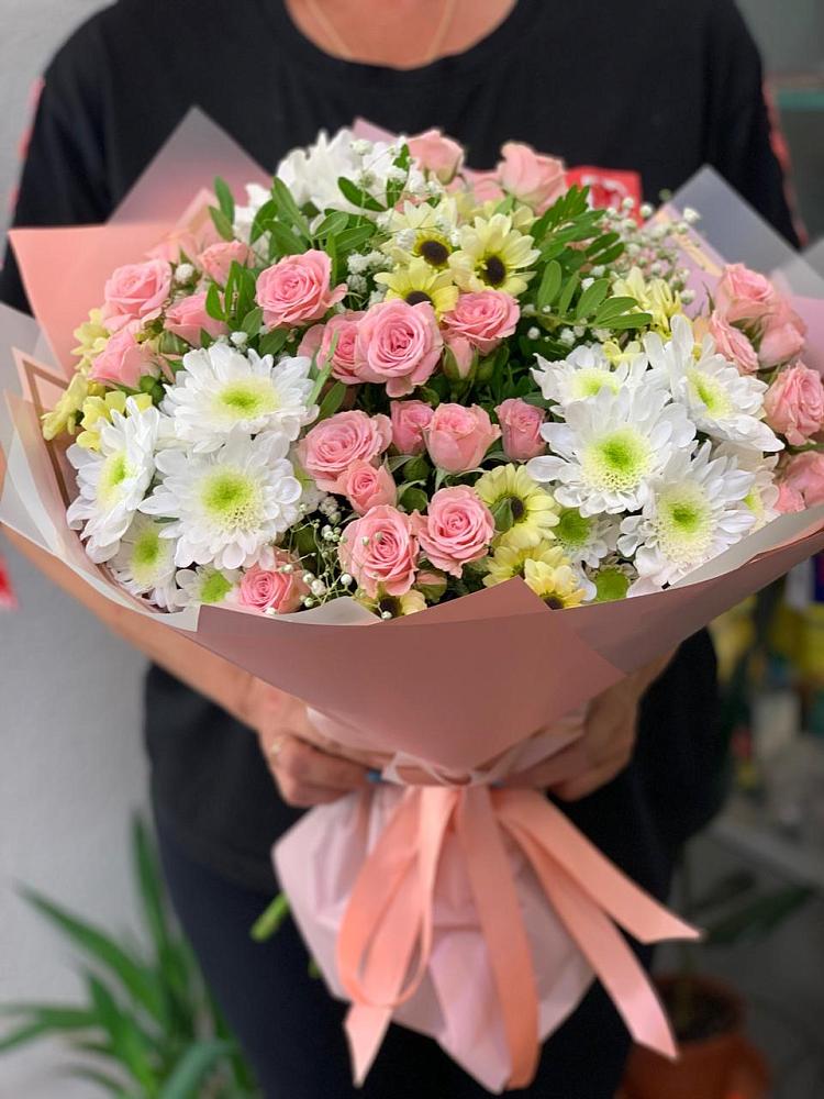 Букет цветов из: Розы и Хризантемы в Левашах