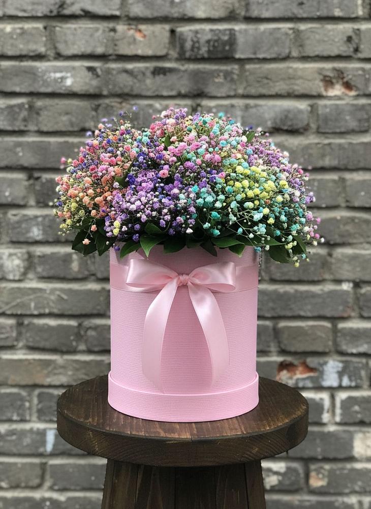 Цветочная композиция из Гипсофила и Розы в шляпной коробке в Левашах