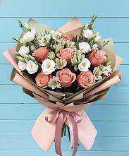 Букет цветов из:  Розы, Альстромерии и Лизиантусы в Левашах