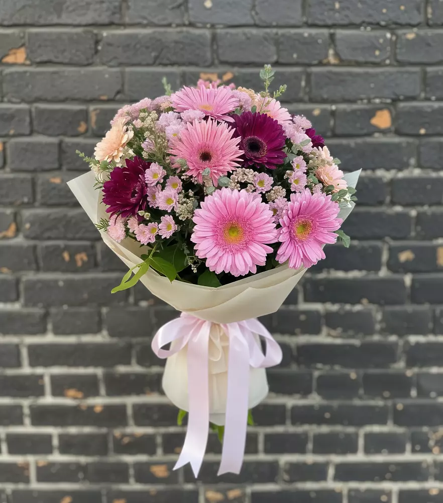 Букет цветов из: Герберы и Хризантемы в Левашах