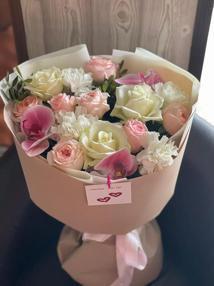 Букет цветов из: Орхидеи, Розы и Гвоздики в Левашах