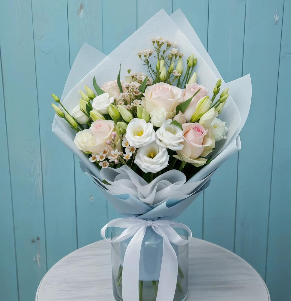 Букет цветов из: Розы и Лизиантусы в Левашах