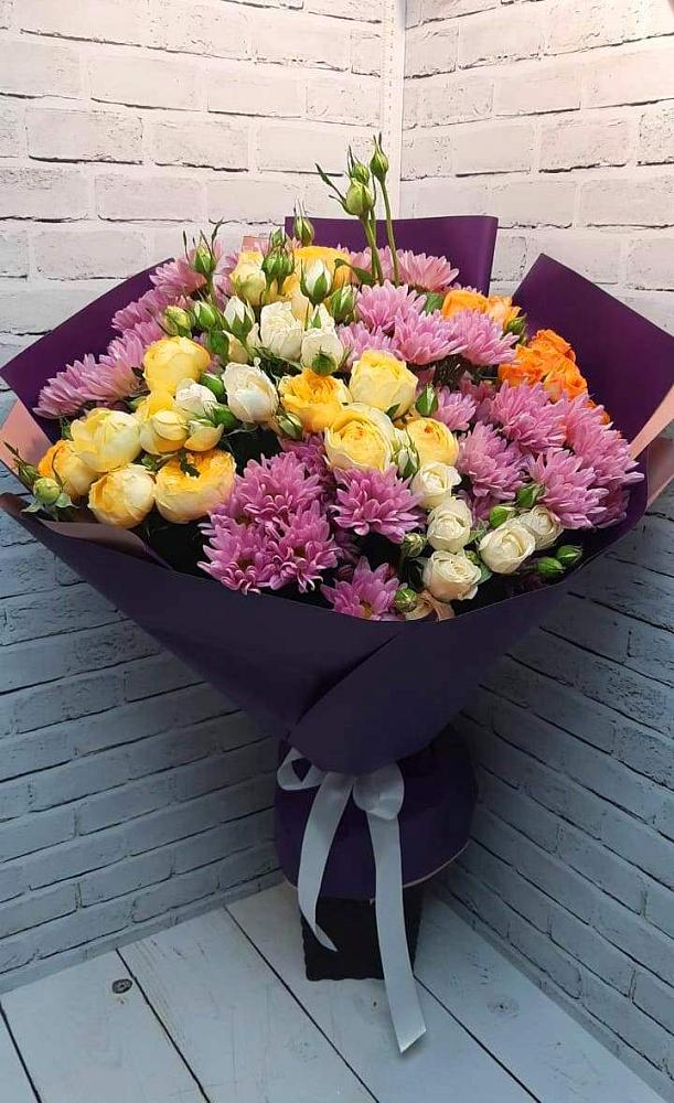 Букет цветов из: Хризантемы и Розы в Левашах