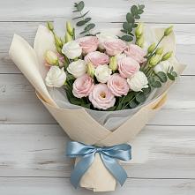 Букет цветов из:  Лизиантусы в Левашах