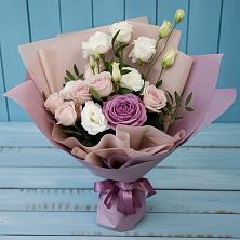 Букет цветов из:  Розы и Лизиантусы в Левашах