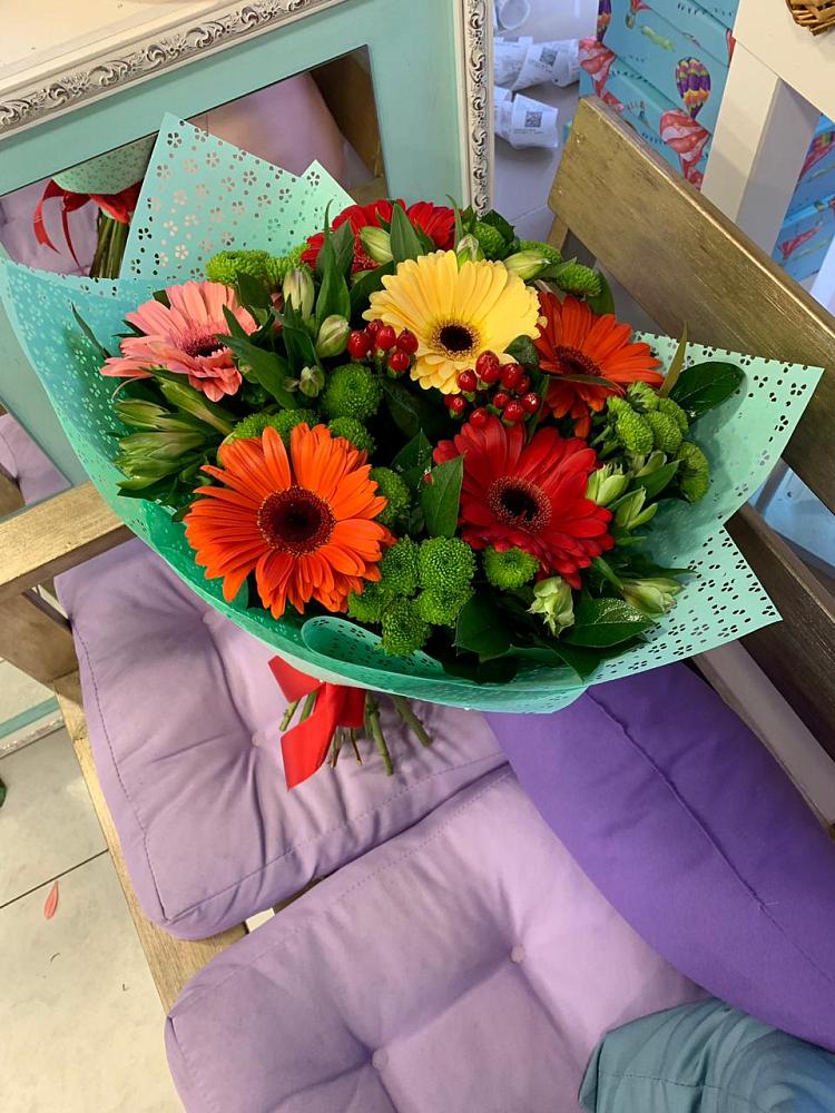Букет цветов из: Герберы, Хризантемы и Альстромерии в Левашах