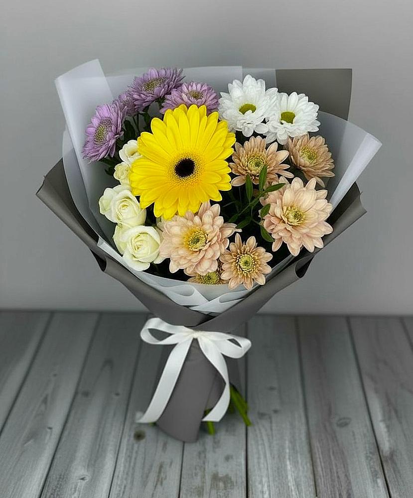 Букет цветов из: Розы, Герберы и Хризантемы в Левашах