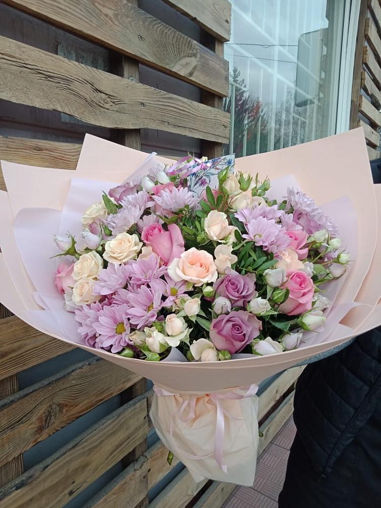 Букет цветов из: Розы и Хризантемы в Левашах