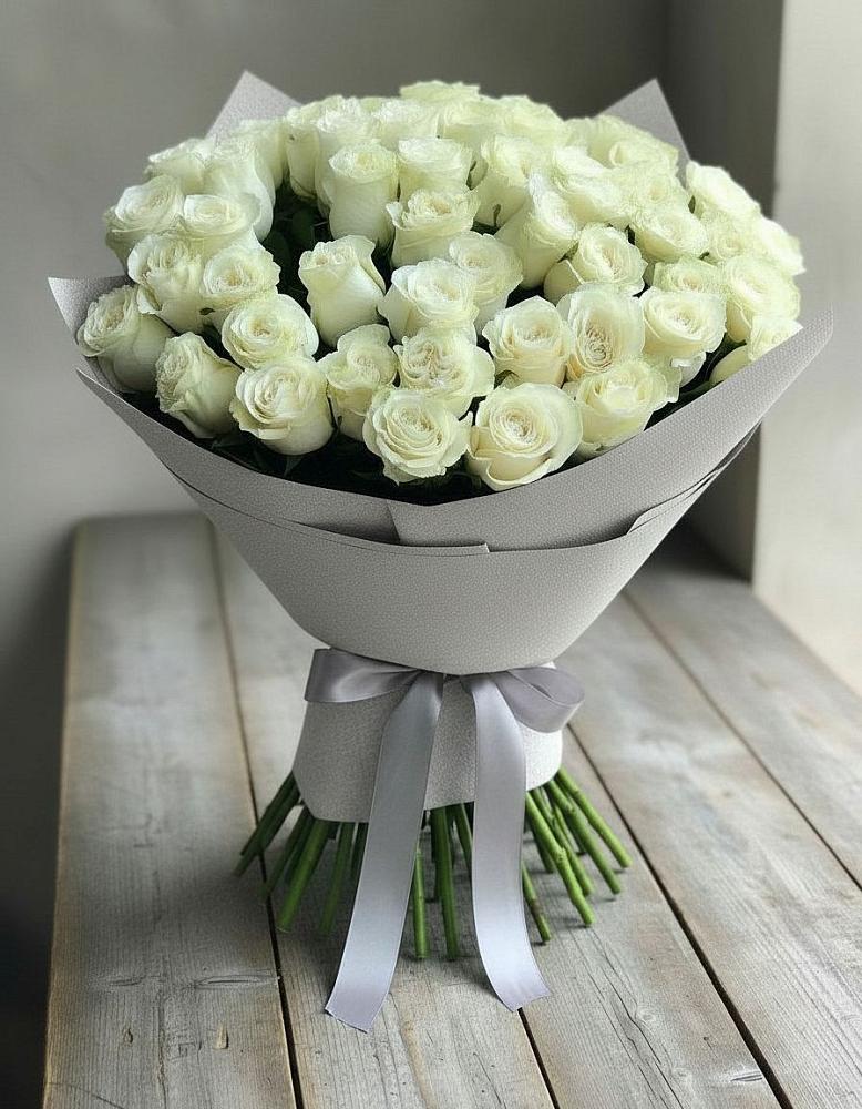 Букет 35 Белых роз в Левашах