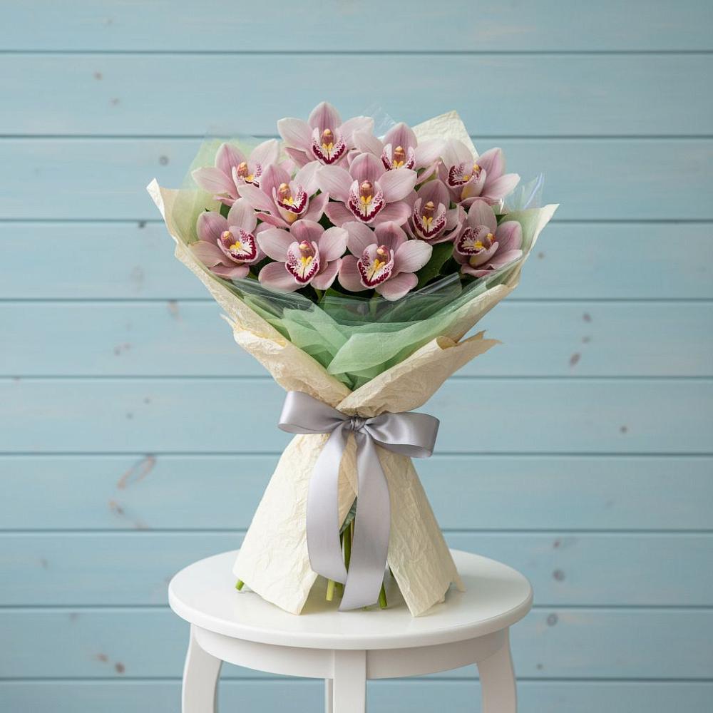 Букет цветов из: Орхидеи и Розы в Левашах