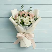 Букет цветов из:  Альстромерии в Левашах
