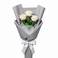 Букет 3 белые розы в Левашах