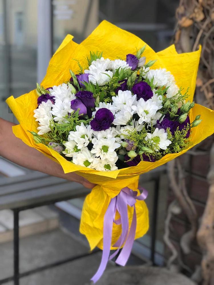 Букет цветов из: Ирисы, Хризантемы и Ромашки в Левашах