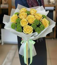 Букет цветов из:  Хризантемы и Розы в Левашах