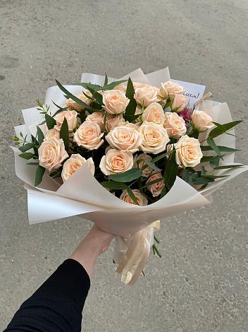Букет Кремовые розы Латте в Левашах