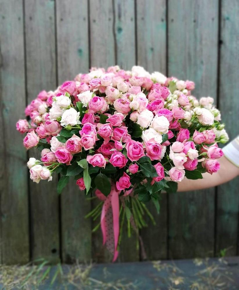 Букет Розовые кустовые розы Натали и Лав Лидия в Левашах