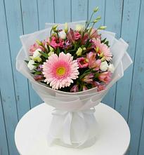 Букет цветов из:  Герберы, Альстромерии и Лизиантусы в Левашах