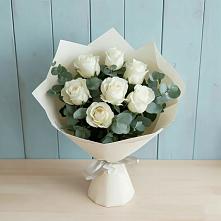 Букет Белые розы в Эвкалипте в Левашах