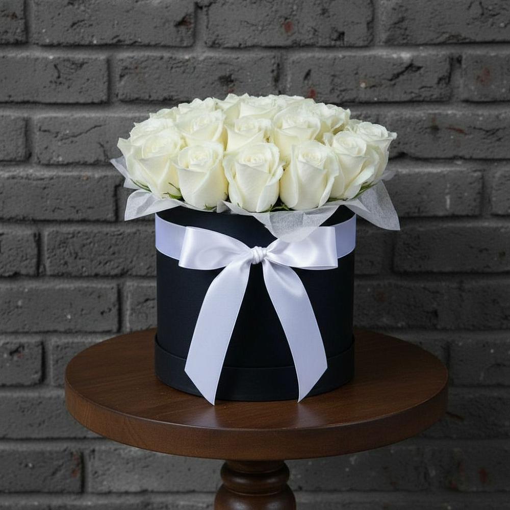 Цветочная композиция из Розы в шляпной коробке в Левашах