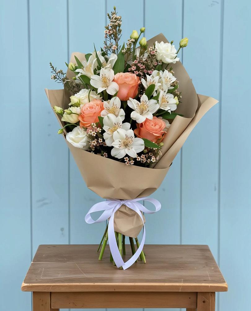 Букет цветов из: Альстромерии, Лизиантусы, Розы и Хризантемы в Левашах