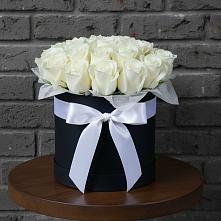 Цветочная композиция из Розы в шляпной коробке в Левашах