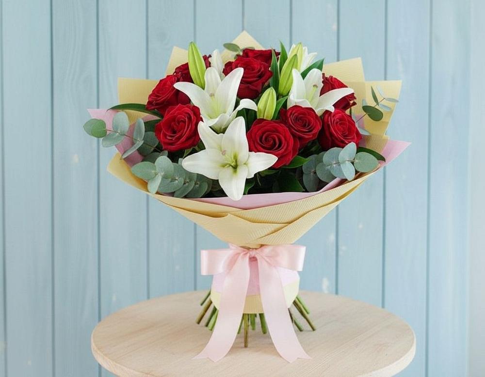 Букет цветов из: Лилии и Розы в Левашах